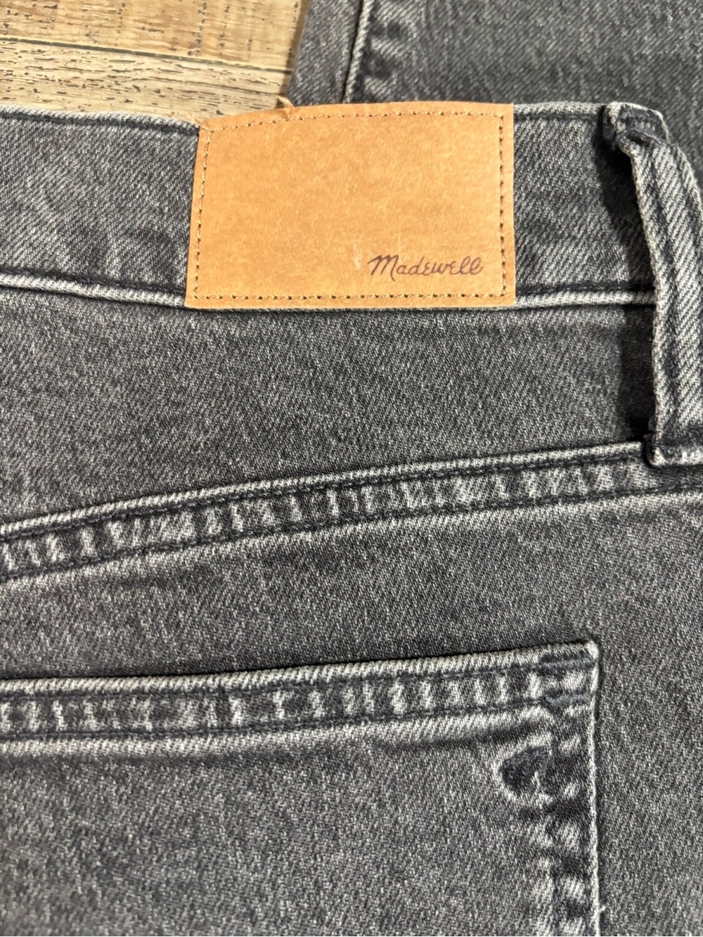 Madewell Women's Washed Black Straight Jeans - Picture 10 of 10